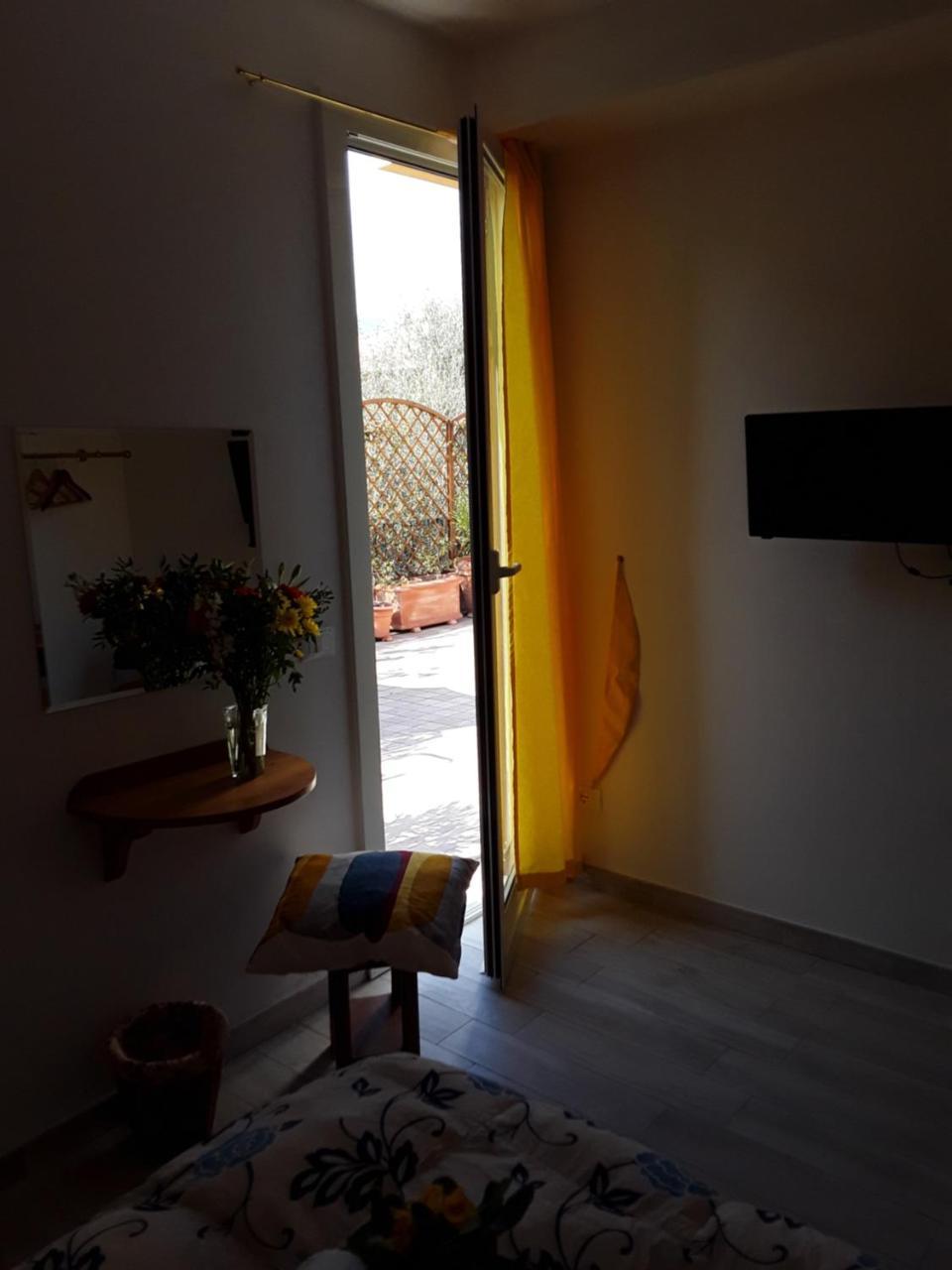 La Casetta Di Giuci Imperia Bagian luar foto